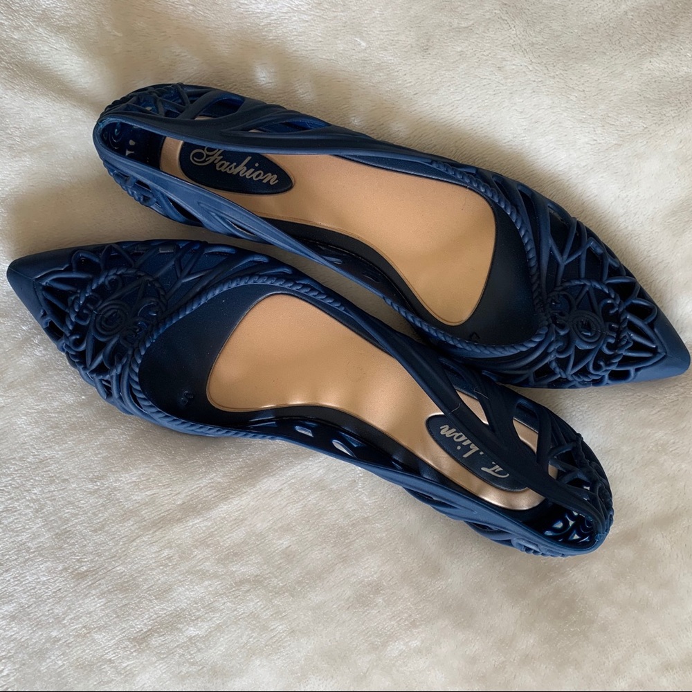 NWOT Jelly Flats, size 9 ✈️